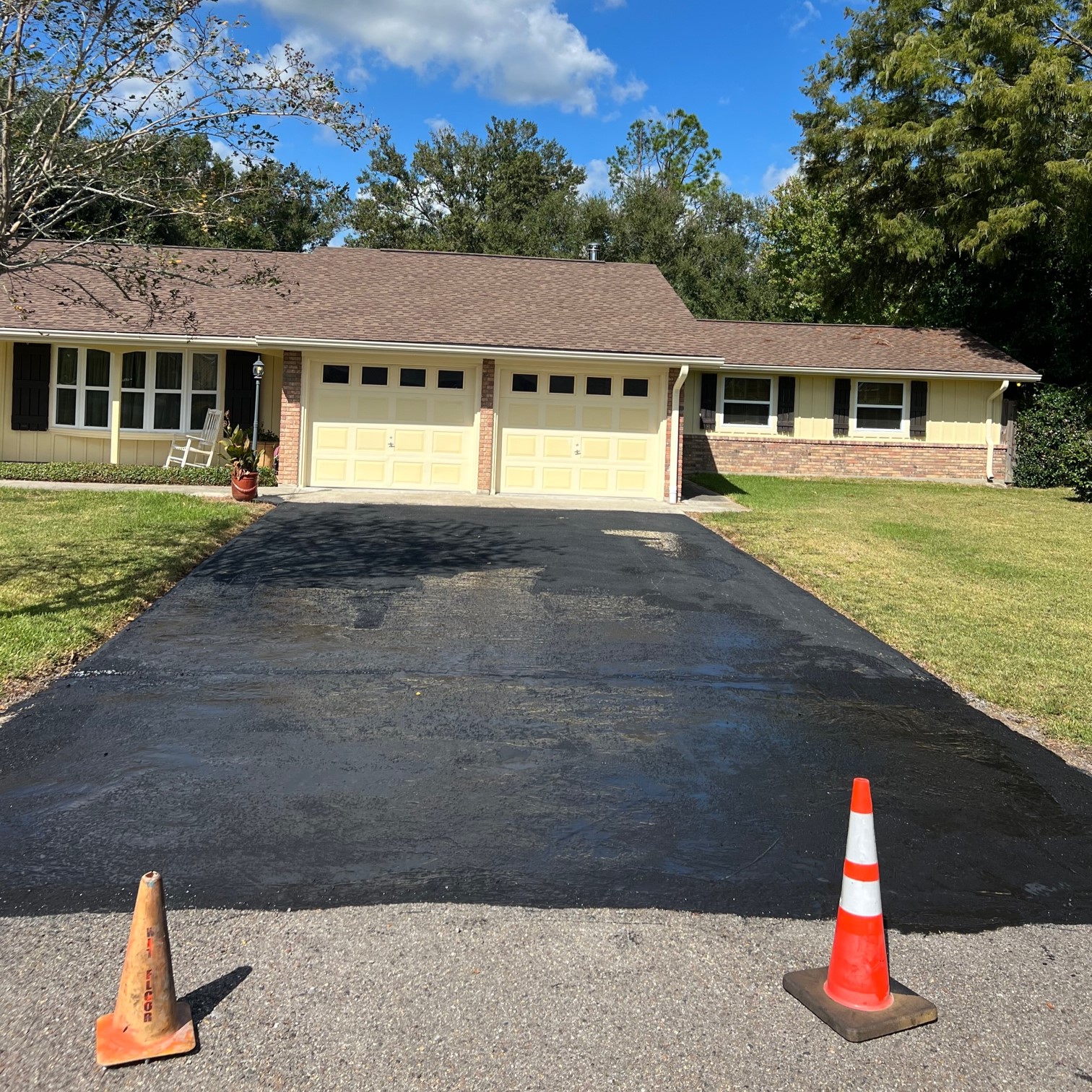 Asphalt-Seal-Coat-and-Hot-Crack-Fill-for-Asphalt-Driveway-in-Houma-LA 1